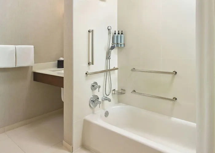 Hotel By Marriott Fargo