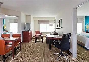 Hotel By Marriott