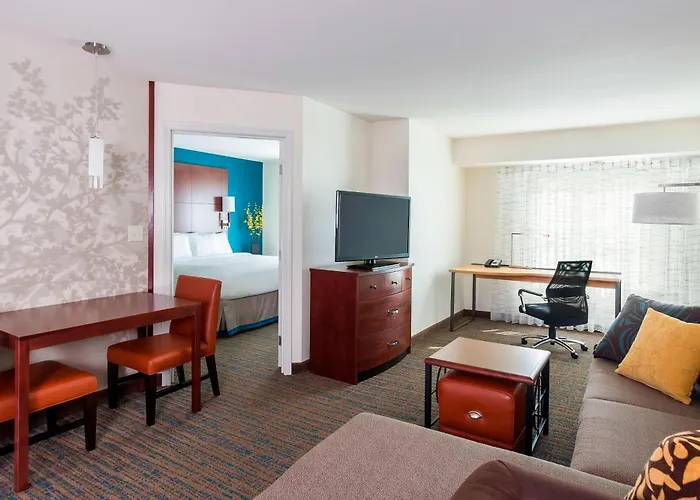 Hotel By Marriott